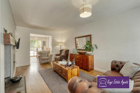 16 Thirlmere Grove, Stoke-on-trent, ST3 5HZ