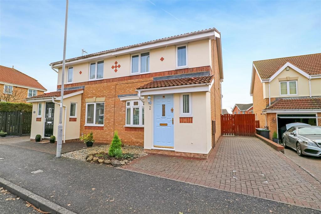 Kempton Close, Newton Aycliffe 3 bed semidetached house £725 pcm (£