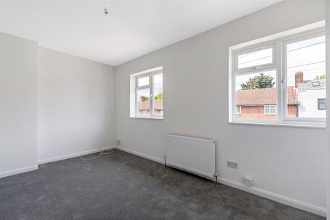 142 Oakridge Road, Bromley, BR1 5QG