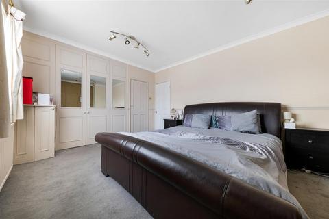 94 Moorside Road, Bromley, BR1 5ER