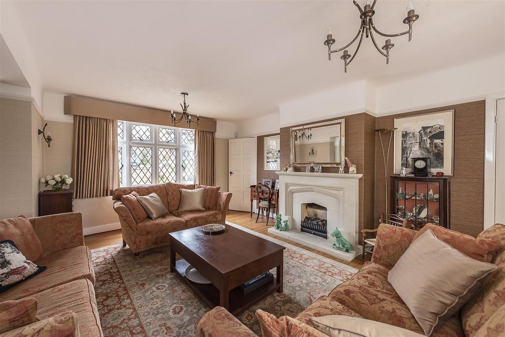 Grasmere Avenue, Harpenden 5 bed detached house £2,000,000