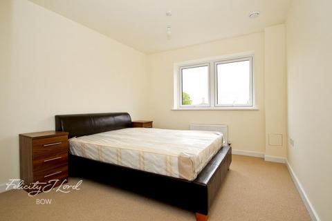 1 bedroom apartment to rent, Cowden House, Bow, E3