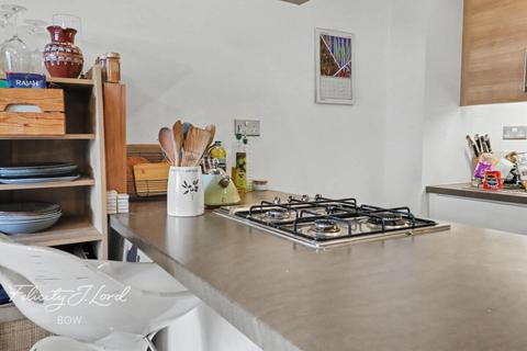 1 bedroom apartment to rent, Cowden House, Bow, E3