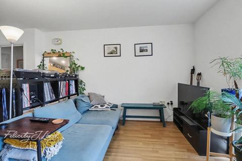 1 bedroom apartment to rent, Cowden House, Bow, E3