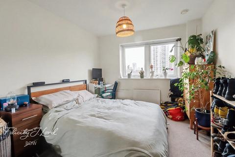 1 bedroom apartment to rent, Cowden House, Bow, E3