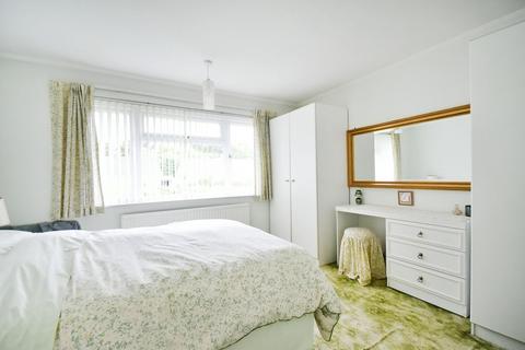 18 Bettertons Close, Fairford, GL7 4HY