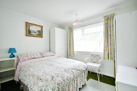 18 Bettertons Close, Fairford, GL7 4HY