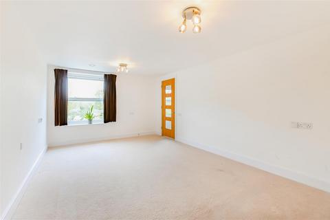 1 bedroom apartment for sale, Peel Court, College Way, Welwyn Garden City, Hertfordshire, AL8 6DG
