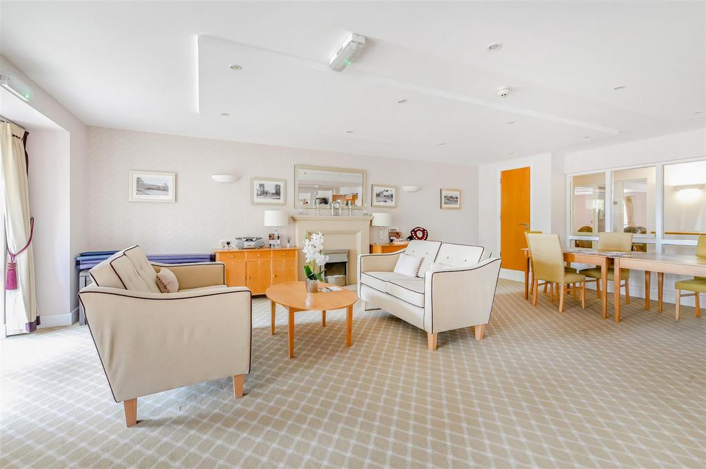8546211-interior10.jpg