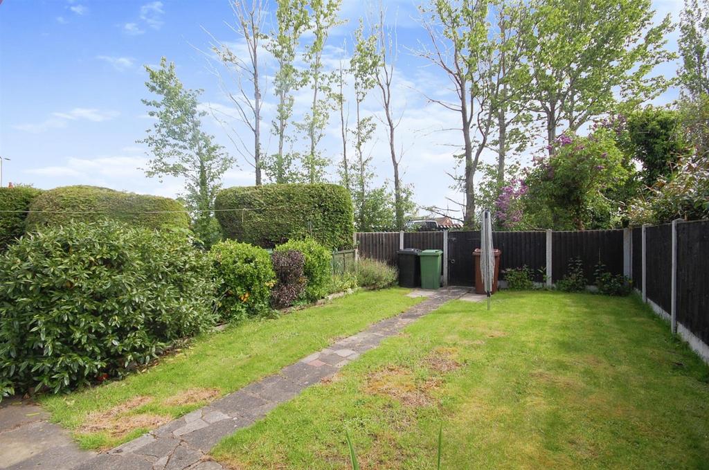 32stationfields GARDEN.JPG