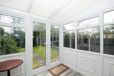 32 Station Fields, Garforth, Leeds, LS25 1PS