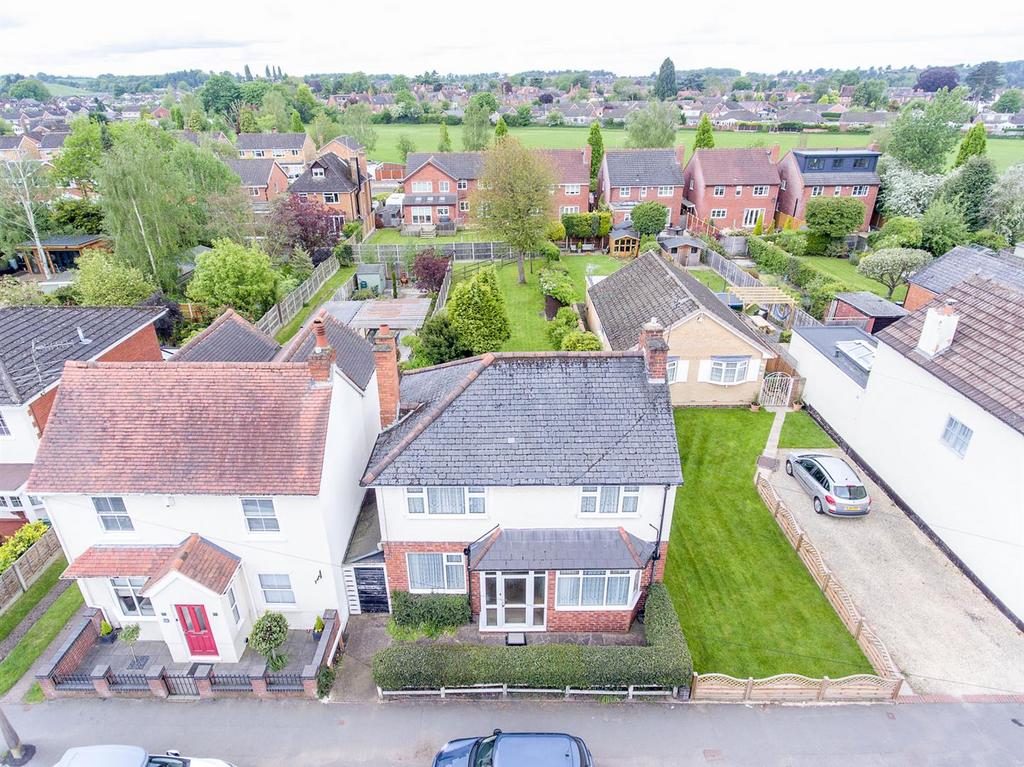 Lea Vale Road, Norton, DY8 2DS 3 bed detached house for sale £325,000