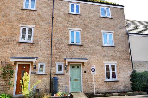 4 bedroom terraced house for sale, Linnet Road, Lansdowne Park, Calne