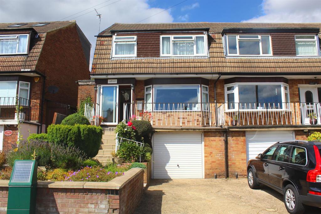 Tudor Road, EN5 3 bed semidetached house £675,000