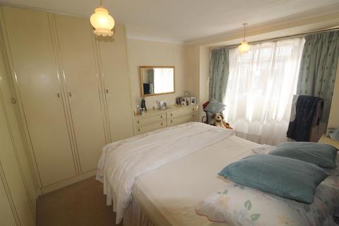 Merrick Tudor Road, Barnet, EN5 5NL