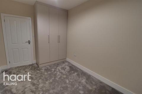 4 bedroom flat to rent, Gunnersbury Lane, Acton, W3