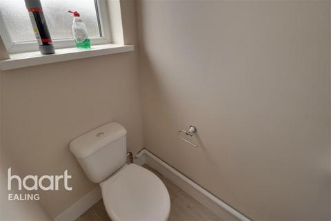 4 bedroom flat to rent, Gunnersbury Lane, Acton, W3