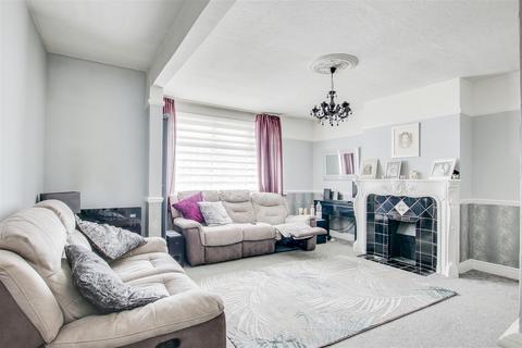 11 Melbourne Way, Enfield, EN1 1XF
