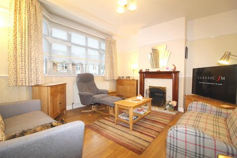 6 Elton Avenue, Barnet, EN5 2EA