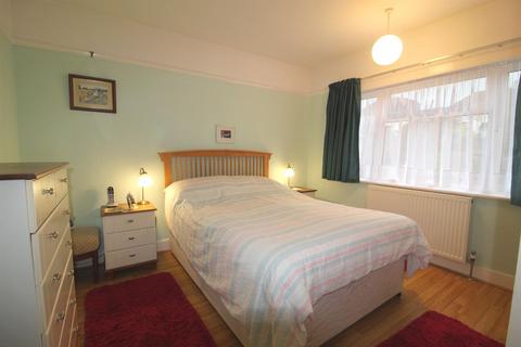6 Elton Avenue, Barnet, EN5 2EA