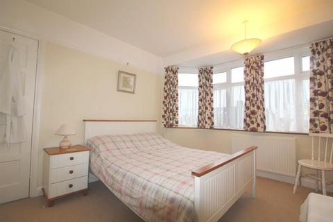 6 Elton Avenue, Barnet, EN5 2EA