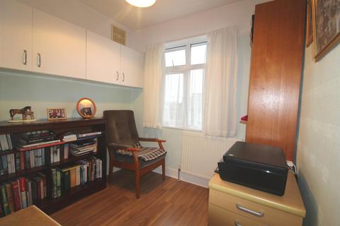 6 Elton Avenue, Barnet, EN5 2EA