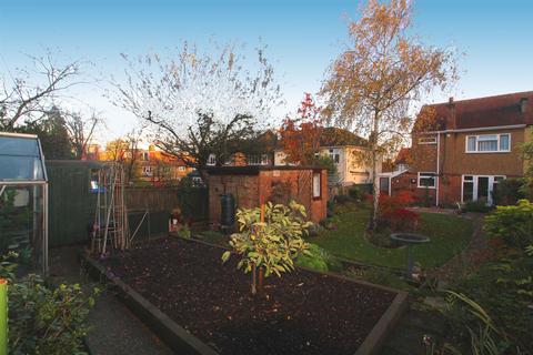 6 Elton Avenue, Barnet, EN5 2EA