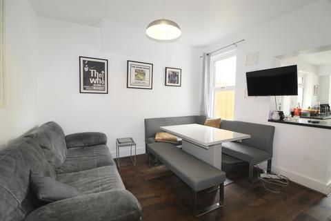 62 Puller Road, Barnet, EN5 4HD