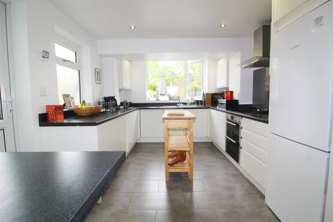 62 Puller Road, Barnet, EN5 4HD