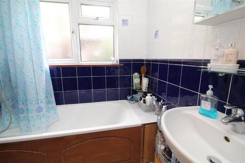 40 Calvert Road, Barnet, EN5 4HJ