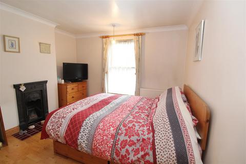 40 Calvert Road, Barnet, EN5 4HJ