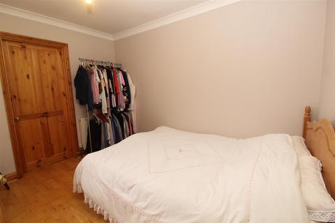 40 Calvert Road, Barnet, EN5 4HJ
