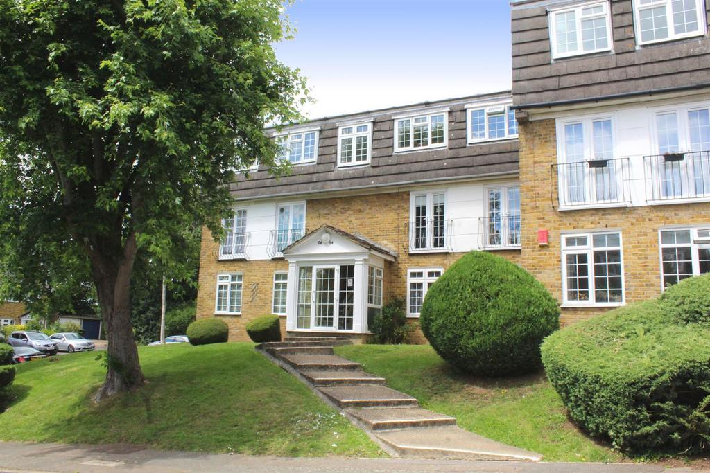 Crofton Way, Enfield EN2 2 bed flat £375,000