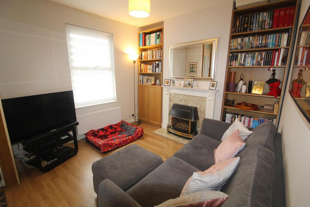Living Room 4 NEW.jpg