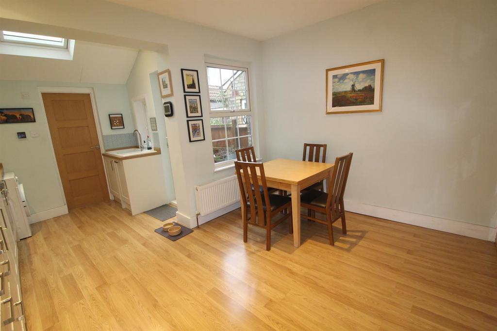 Kitchen 2 NEW.jpg