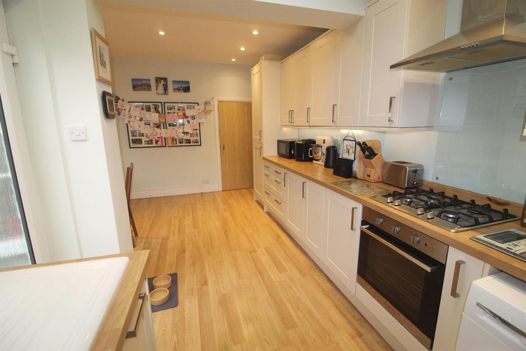 Kitchen 3 NEW.jpg