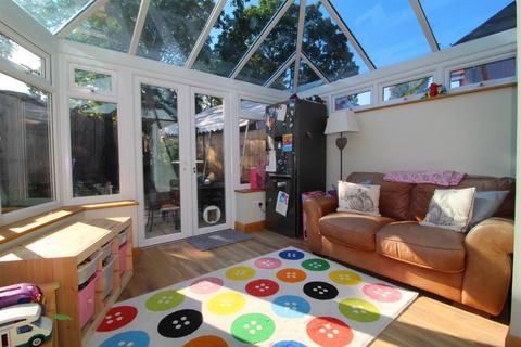 1 Knebworth Close, Barnet, EN5 5DT