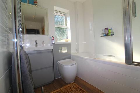 1 Knebworth Close, Barnet, EN5 5DT