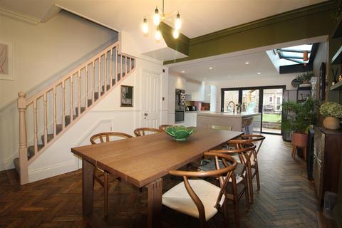 60 Puller Road, Barnet, EN5 4HF