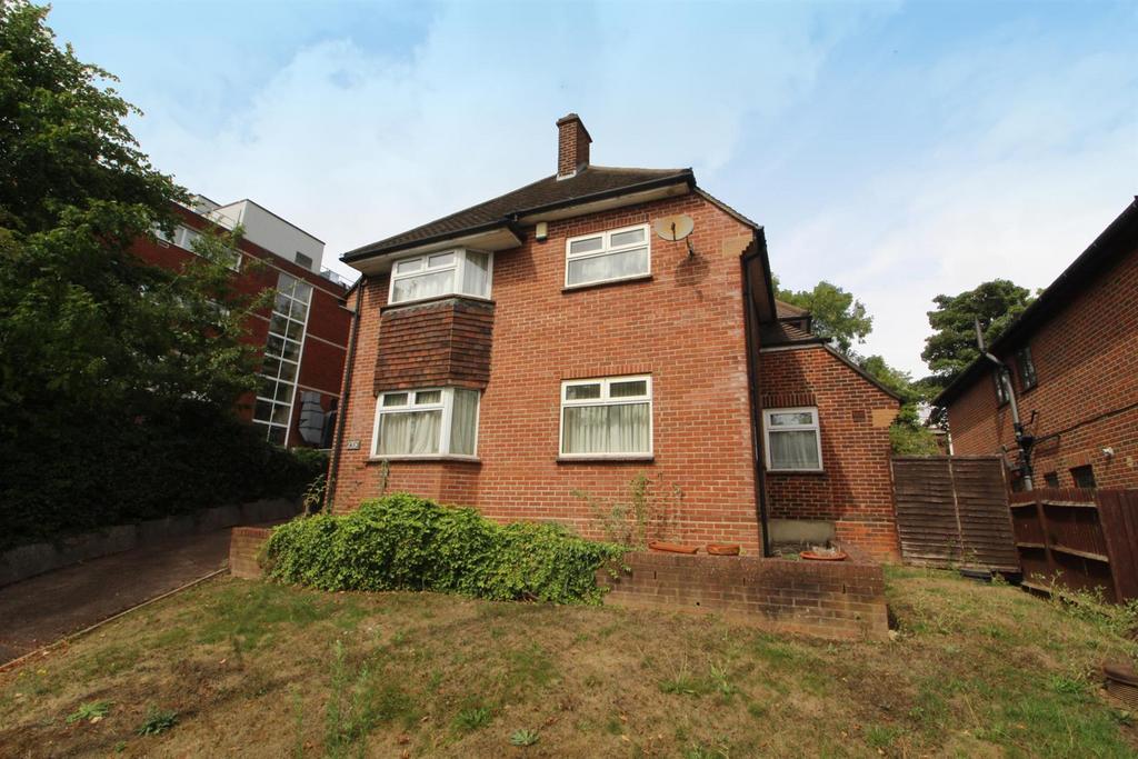 Meadway, EN5 3 bed detached house for sale £950,000