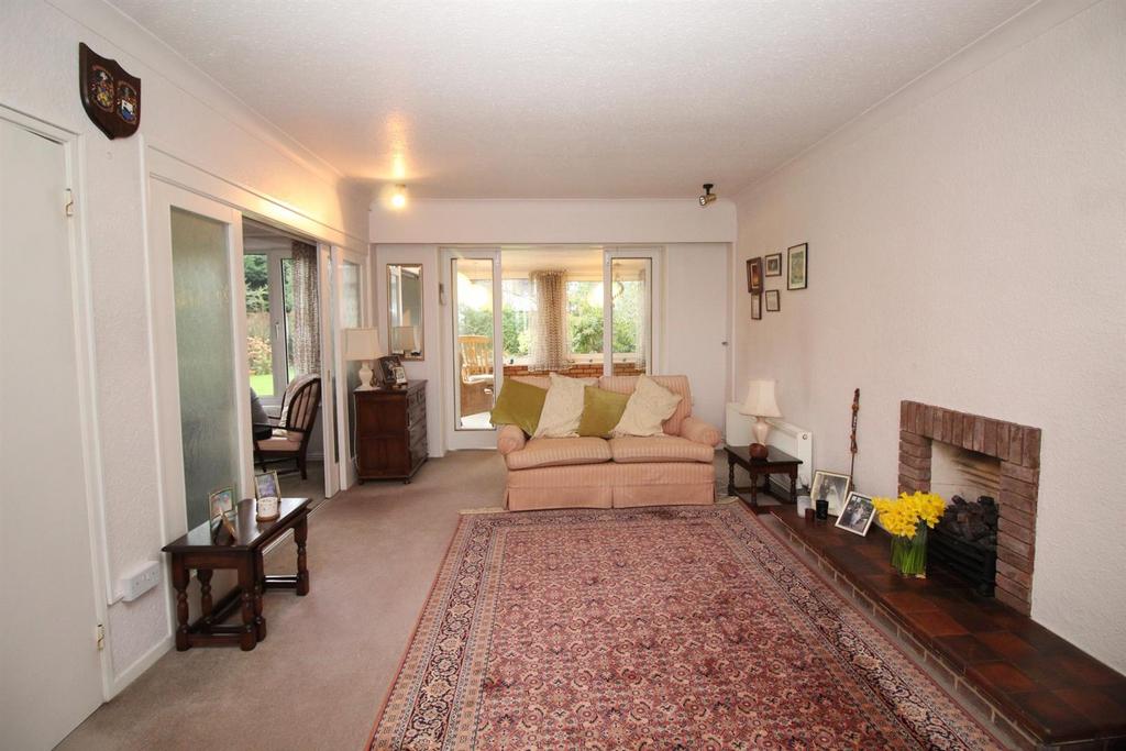 The Causeway, Potters Bar EN6 4 bed detached house £875,000