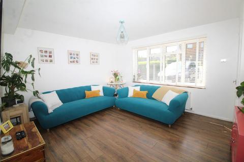 7 Brookside, South Mimms, Potters Bar, EN6 3PT