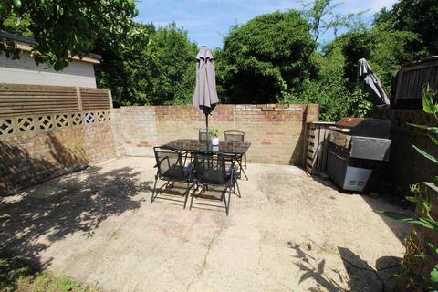 7 Brookside, South Mimms, Potters Bar, EN6 3PT