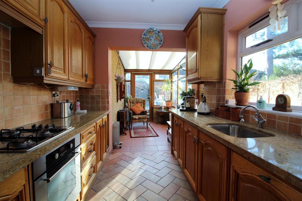 18 Thornton Road 005.JPG