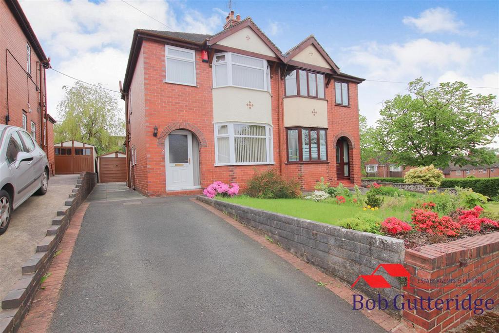 Primrose Grove, Newcastle, Staffs 3 bed semidetached house for sale