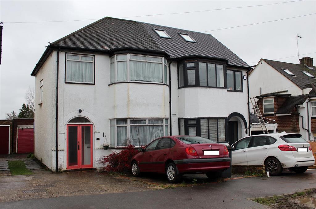 Tempest Avenue, Potters Bar EN6 3 bed semidetached house £449,950