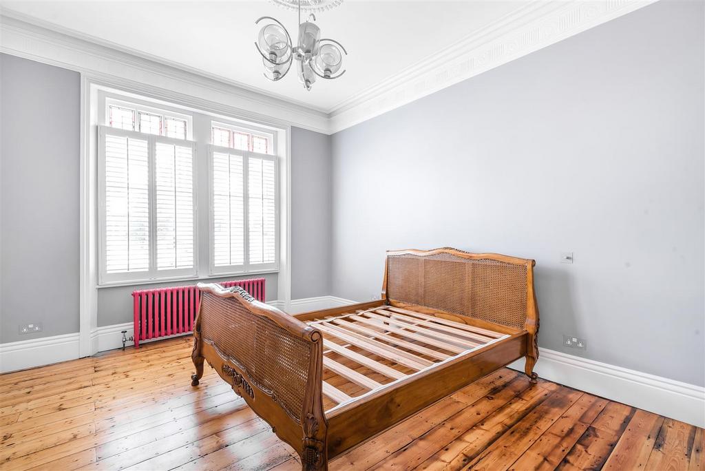 Bedroom 1.jpg