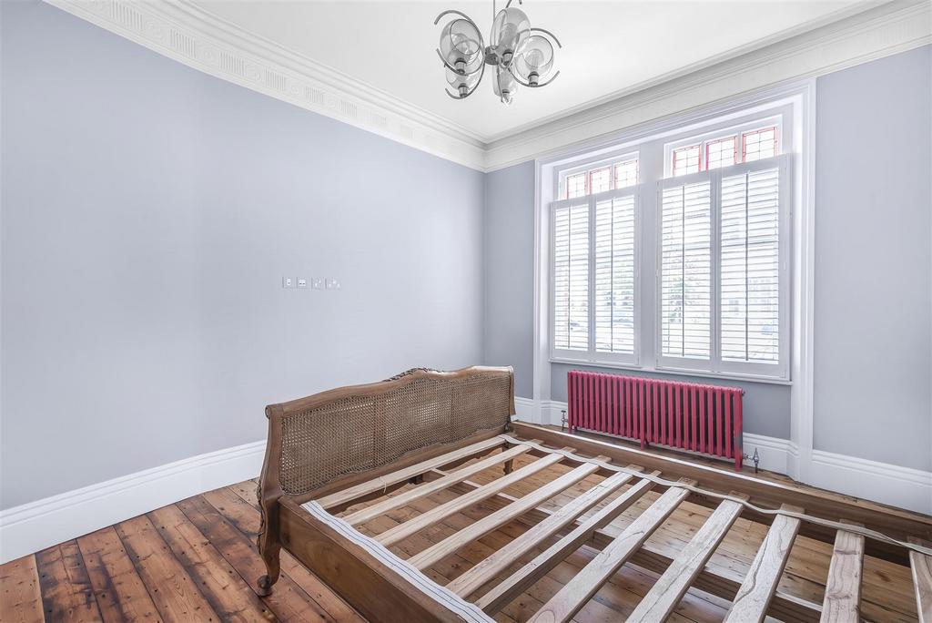 Bedroom 1 (1).jpg
