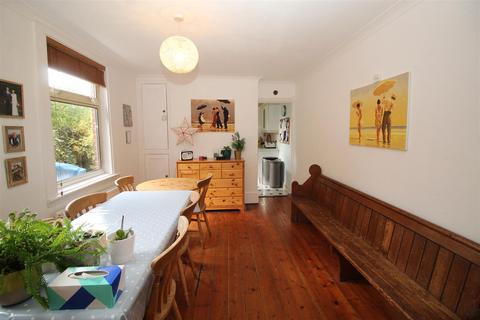 72 Hatfield Road, Potters Bar, EN6 1HT