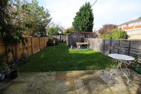 72 Hatfield Road, Potters Bar, EN6 1HT